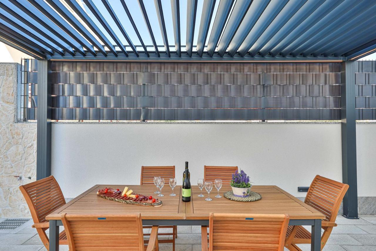 Luxury Apartment Pia With Swimming Pool And Grill Trogir Ngoại thất bức ảnh