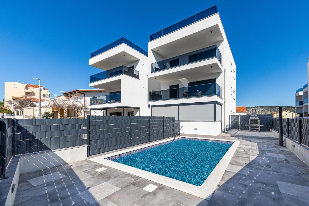 Luxury Apartment Pia With Swimming Pool And Grill Trogir Ngoại thất bức ảnh