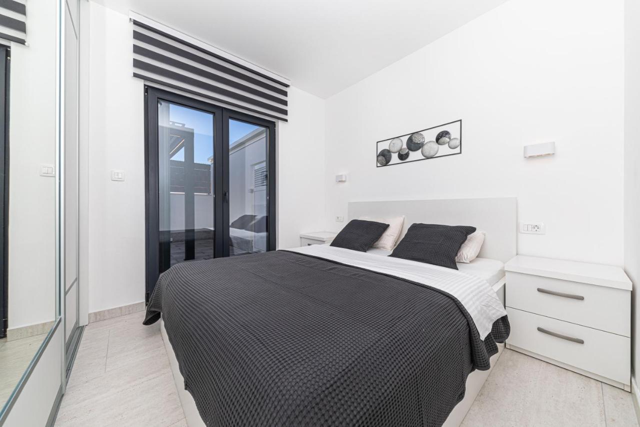 Luxury Apartment Pia With Swimming Pool And Grill Trogir Ngoại thất bức ảnh