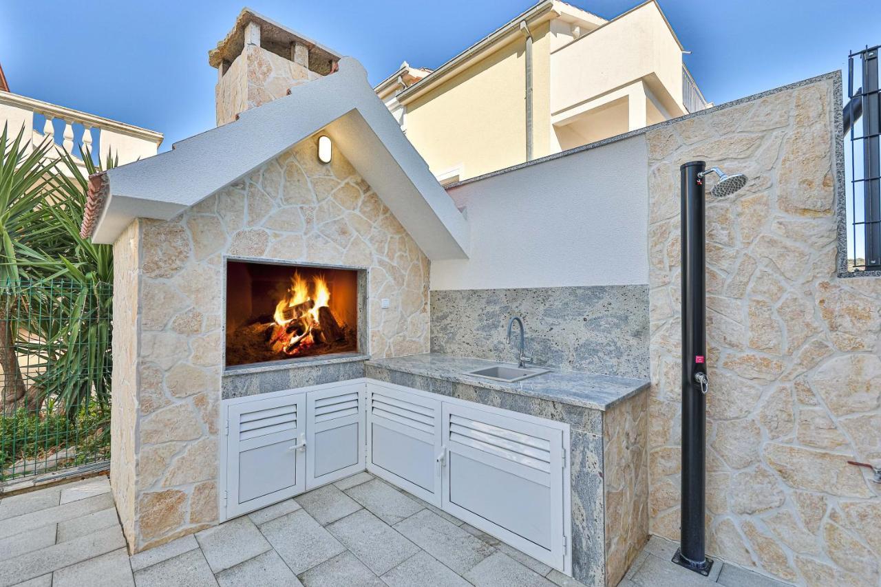 Luxury Apartment Pia With Swimming Pool And Grill Trogir Ngoại thất bức ảnh