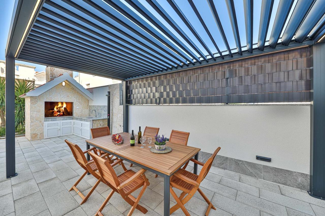 Luxury Apartment Pia With Swimming Pool And Grill Trogir Ngoại thất bức ảnh