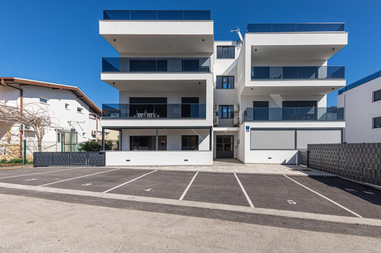 Luxury Apartment Pia With Swimming Pool And Grill Trogir Ngoại thất bức ảnh